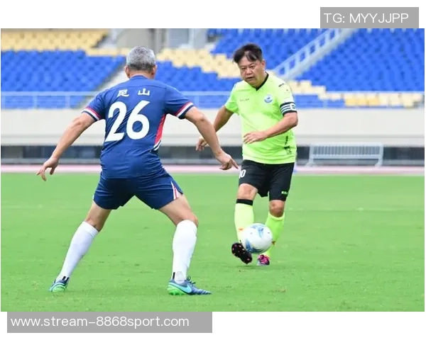 左脚踢足球的技巧与训练方法分享助你成为场上明星